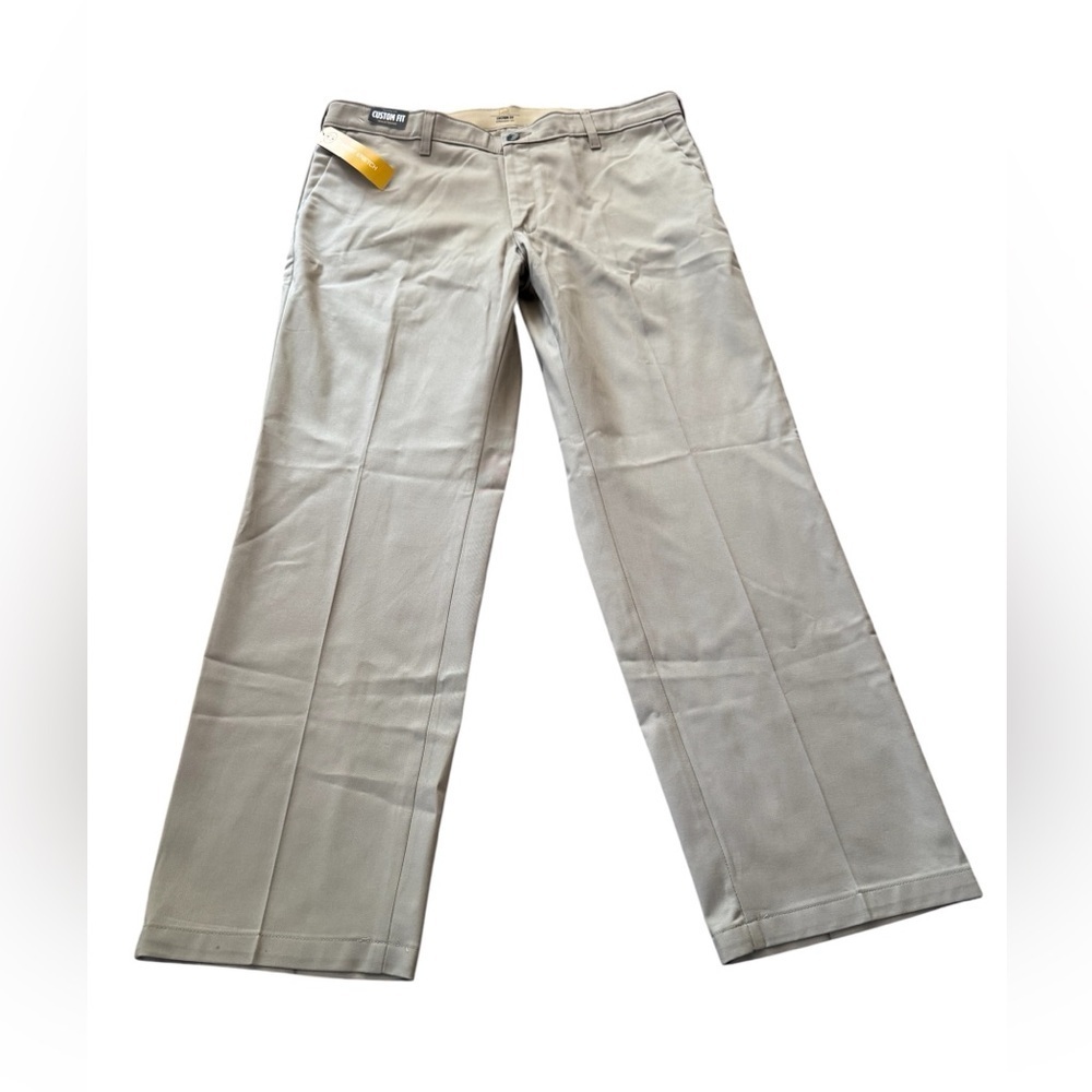 Lee Straight Fit Custom Fit Men Size 38X32 Wrinkle Resistant New With Tags